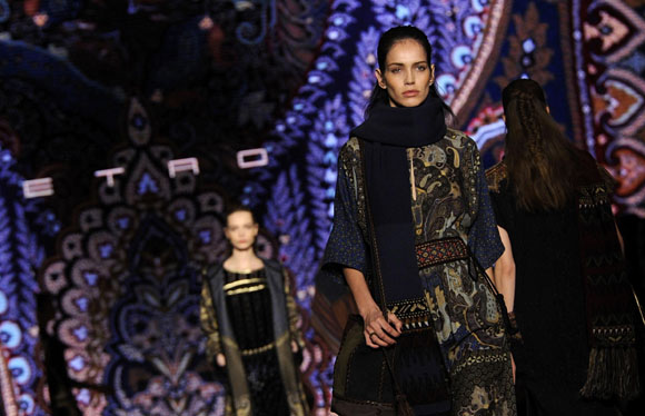Rumors: Etro nel mirino di Louis Vuitton. Un altro marchio se ne va Rumors: Etro nel mirino di Louis Vuitton. Un altro marchio se ne va