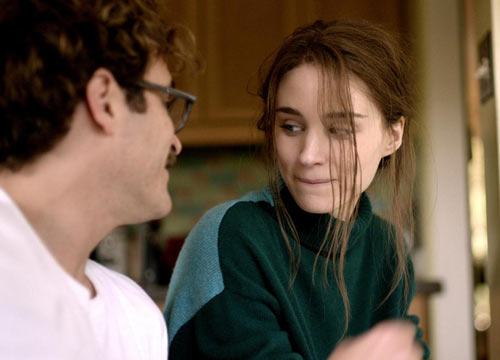 Scarlett Johansson, la lei computer. L’amore tra uomo e macchina esiste Scarlett Johansson, la lei computer. L’amore tra uomo e macchina esiste