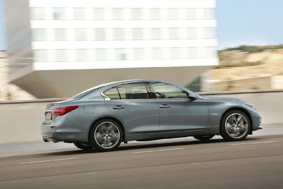 Infiniti q50 la berlina sportiva Infiniti q50 la berlina sportiva