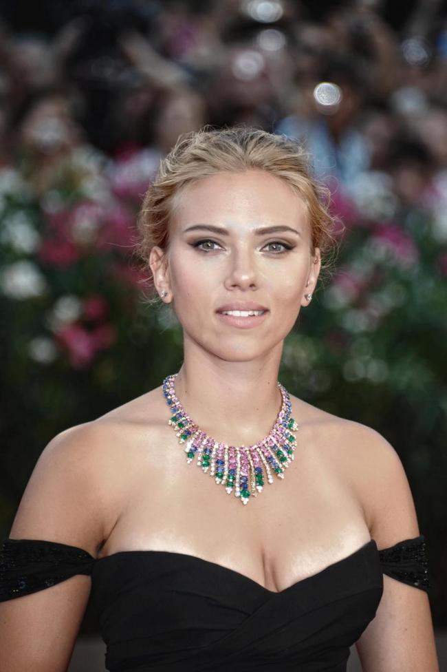 Scarlett Johansson, la lei computer. L’amore tra uomo e macchina esiste Scarlett Johansson, la lei computer. L’amore tra uomo e macchina esiste