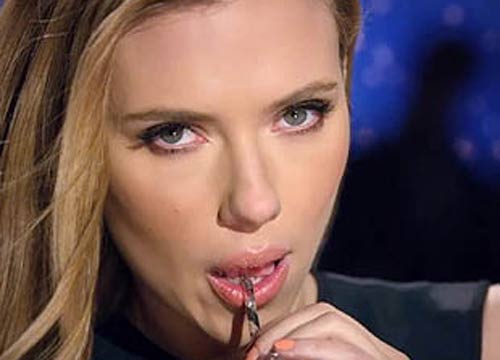 Scarlett Johansson, la lei computer. L’amore tra uomo e macchina esiste Scarlett Johansson, la lei computer. L’amore tra uomo e macchina esiste