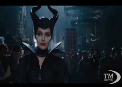 VIDEO: Agelina Jolie strega bella e diabolica in “Maleficent”