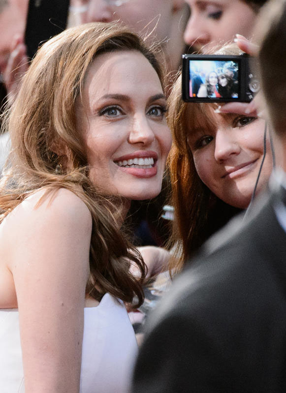 Nuovo intervento chirurgico contro il cancro per Angelina Jolie Nuovo intervento chirurgico contro il cancro per Angelina Jolie