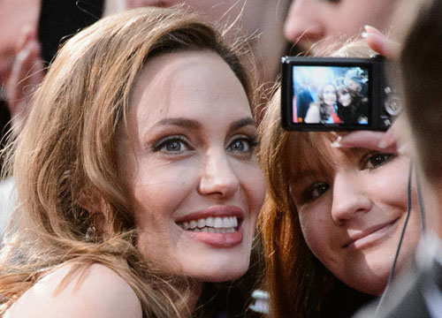 Nuovo intervento chirurgico contro il cancro per Angelina Jolie Nuovo intervento chirurgico contro il cancro per Angelina Jolie