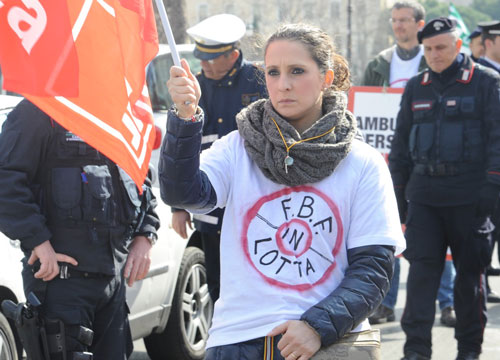 Il Fatebenefratelli affonda nei debiti. Lavoratori in corteo: 200 gli esuberi Il Fatebenefratelli affonda nei debiti. Lavoratori in corteo: 200 gli esuberi