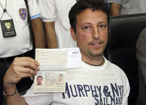 Malesia, mistero senza precedenti. “Nessun controllo sui passaporti”