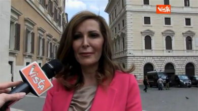VIDEO: Santanchè (FI): parole di Renzi non mi piacciono, non ha le palle, si fa ricattare da piccoli partiti