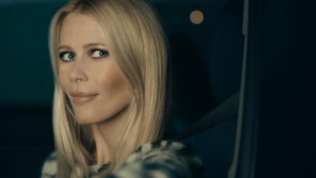 Alta ingegneria ed eleganza, Opel sceglie Claudia Schiffer