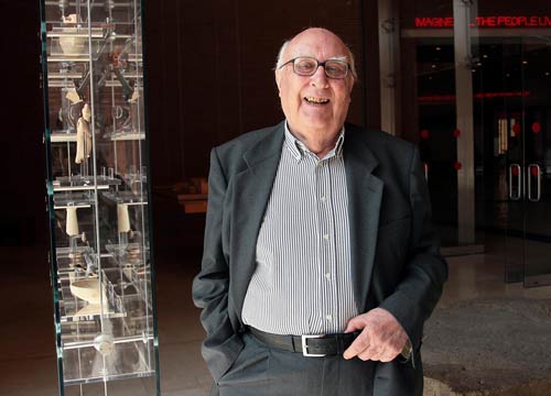 Lista Tsipras in crisi? Il ‘paesologo’ Arminio: “Basta polemiche, serve ambizione. E Camilleri deve tornare” Lista Tsipras in crisi? Il ‘paesologo’ Arminio: “Basta polemiche, serve ambizione. E Camilleri deve tornare”