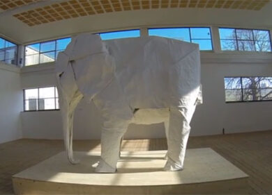 Origami gigante, ecco l'”elefante bianco” che pesa 250kg