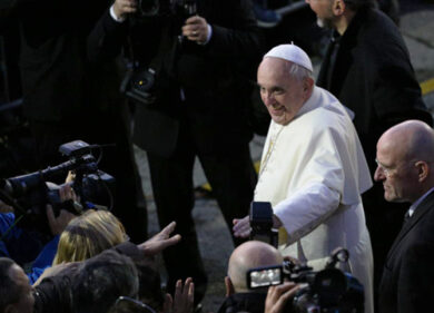 Il libro sul “relativista” Bergoglio dell’ateo devoto Giuliano Ferrara