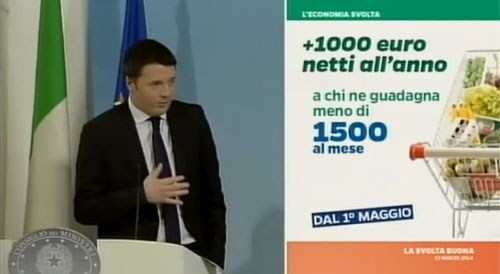 Renzi show in conferenza stampa. Slide, foto e battute coi giornalisti Renzi show in conferenza stampa. Slide, foto e battute coi giornalisti