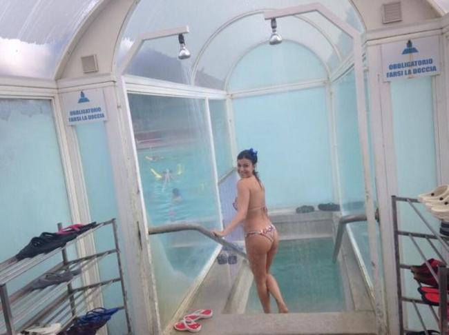 Foto scandalo di Sara Tommasi. Mostra il suo nuovo tatuaggio. FOTO Foto scandalo di Sara Tommasi. Mostra il suo nuovo tatuaggio. FOTO