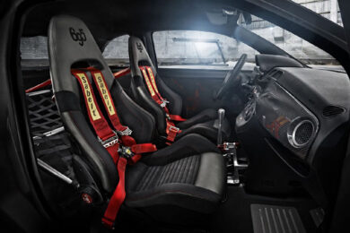 Abarth 695 biposto: come lei non c’è nessuna. La storia e le foto