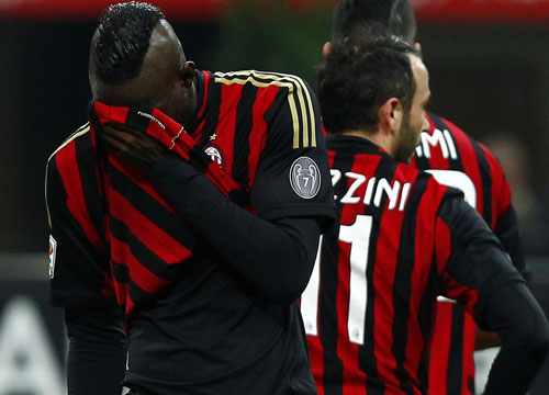 Balotelli, dopo Prandelli e i tifosi del Milan, anche Abete in tackle
