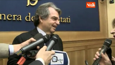 VIDEO: Brunetta: slide di Renzi ombamiane, i suoi solo annunci