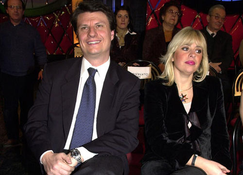 “Almeno 5 incontri” con le baby squillo. La Mussolini: mio marito? Sono distrutta “Almeno 5 incontri” con le baby squillo. La Mussolini: mio marito? Sono distrutta