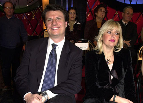 “Almeno 5 incontri” con le baby squillo. La Mussolini: mio marito? Sono distrutta “Almeno 5 incontri” con le baby squillo. La Mussolini: mio marito? Sono distrutta