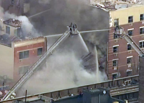 Manhattan: crollo ad Harlem, almeno 6 i morti e ancora molti dispersi Manhattan: crollo ad Harlem, almeno 6 i morti e ancora molti dispersi
