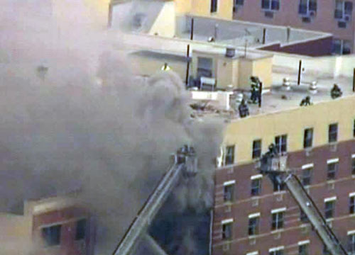 Manhattan: crollo ad Harlem, almeno 6 i morti e ancora molti dispersi Manhattan: crollo ad Harlem, almeno 6 i morti e ancora molti dispersi
