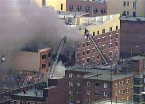 Manhattan: crollo ad Harlem, almeno 6 i morti e ancora molti dispersi Manhattan: crollo ad Harlem, almeno 6 i morti e ancora molti dispersi