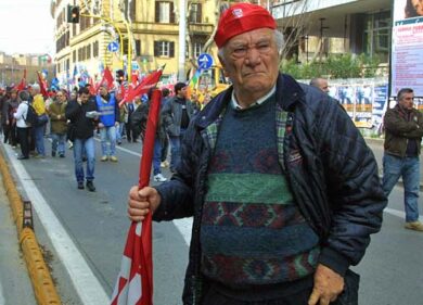 Pensionati imbufaliti con Matteo Renzi. “Ci toglierà la badante”