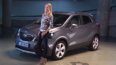 VIDEO: Claudia Schiffer nuova testimonial Opel: il backstage dello spot