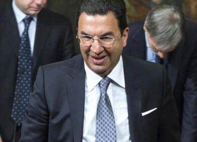 Nuovi guai per Gentile, “troppi incarichi” ai figli