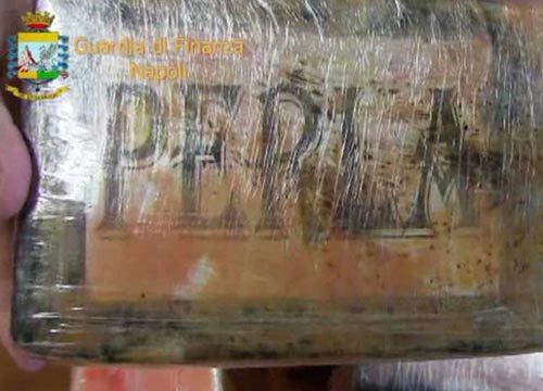 La Dama Bianca e i voli col Cav. Saviano: “Lì sopra c’era la droga” La Dama Bianca e i voli col Cav. Saviano: “Lì sopra c’era la droga”