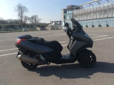 Peugeot Metropolis: l’alternativa cittadina. Perché 3 ruote è meglio