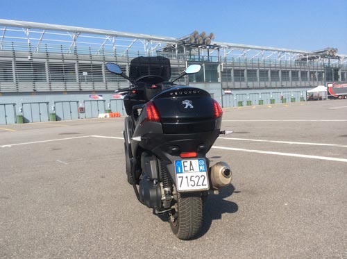 Peugeot Metropolis: l’alternativa cittadina. Perché 3 ruote è meglio Peugeot Metropolis: l’alternativa cittadina. Perché 3 ruote è meglio