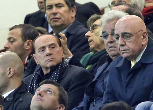 Silvio Berlusconi conferma Seedorf. Tackle duro su Galliani Silvio Berlusconi conferma Seedorf. Tackle duro su Galliani