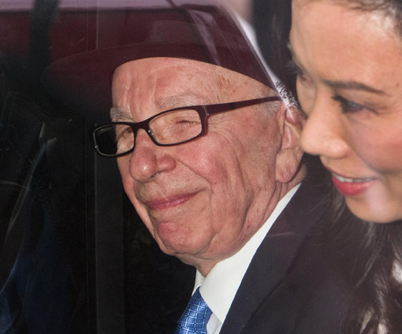Murdoch tradito già nel 2008. Le foto della moglie insieme a Blair Murdoch tradito già nel 2008. Le foto della moglie insieme a Blair