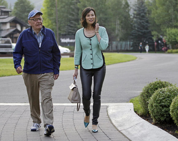 Murdoch tradito già nel 2008. Le foto della moglie insieme a Blair Murdoch tradito già nel 2008. Le foto della moglie insieme a Blair