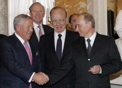 Murdoch tradito già nel 2008. Le foto della moglie insieme a Blair