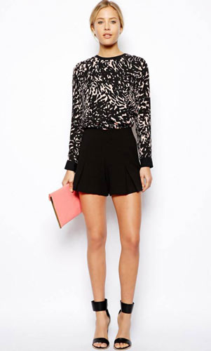 Asos farà meno utili. E Yoox crolla a Piazza Affari Asos farà meno utili. E Yoox crolla a Piazza Affari