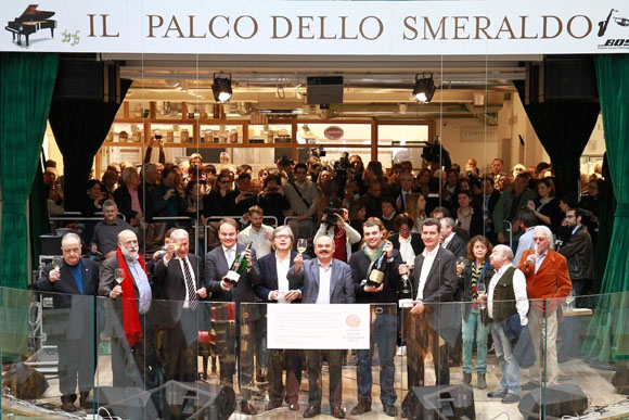 Eataly, tutti a bere gratis. Mentre Actionaid lancia l’adozione in barattolo
