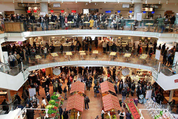 Eataly, tutti a bere gratis. Mentre Actionaid lancia l’adozione in barattolo