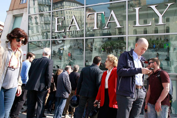 Eataly, tutti a bere gratis. Mentre Actionaid lancia l’adozione in barattolo