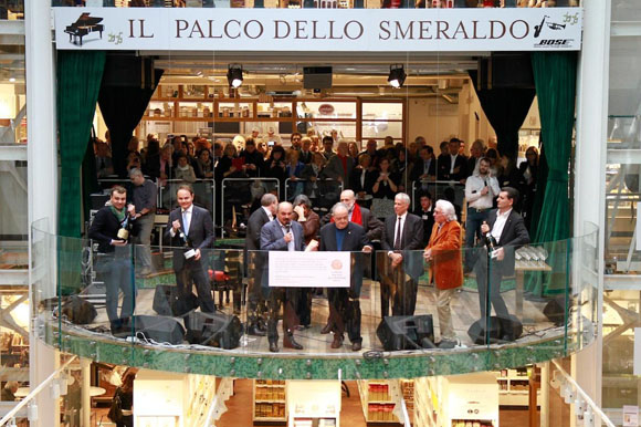 Eataly, tutti a bere gratis. Mentre Actionaid lancia l’adozione in barattolo