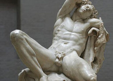 Brera, statua danneggiata dal selfie di uno studente
