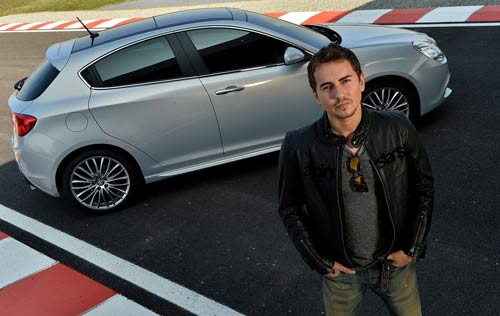 Jorge Lorenzo al fianco di Alfa Romeo Jorge Lorenzo al fianco di Alfa Romeo