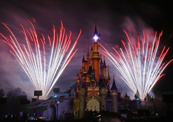 Accuse a Eurodisney: “Discriminazioni razziali nelle assunzioni” Accuse a Eurodisney: “Discriminazioni razziali nelle assunzioni”