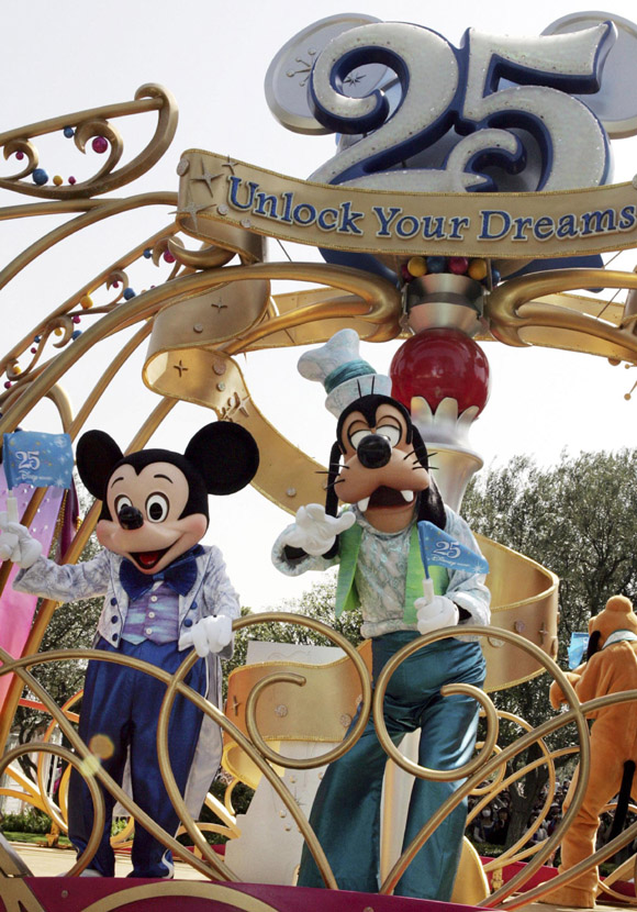 Accuse a Eurodisney: “Discriminazioni razziali nelle assunzioni” Accuse a Eurodisney: “Discriminazioni razziali nelle assunzioni”