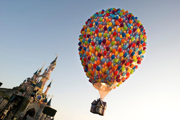 Accuse a Eurodisney: “Discriminazioni razziali nelle assunzioni” Accuse a Eurodisney: “Discriminazioni razziali nelle assunzioni”