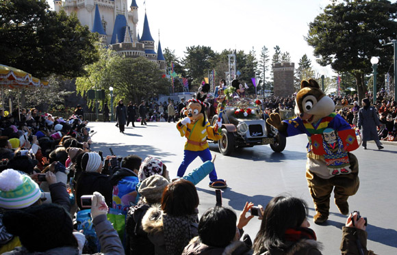 Accuse a Eurodisney: “Discriminazioni razziali nelle assunzioni” Accuse a Eurodisney: “Discriminazioni razziali nelle assunzioni”