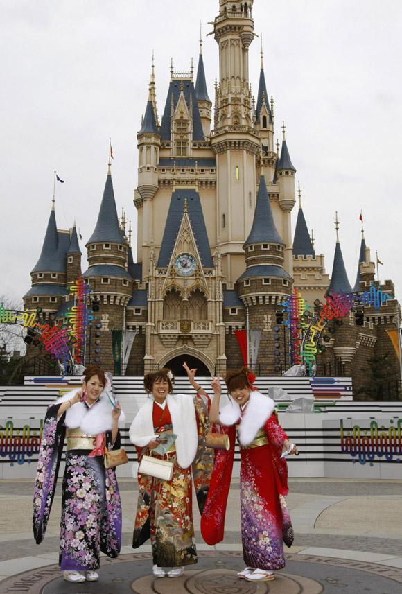 Accuse a Eurodisney: “Discriminazioni razziali nelle assunzioni” Accuse a Eurodisney: “Discriminazioni razziali nelle assunzioni”