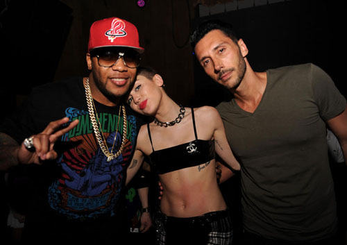 Miley Cyrus e il nuovo “scandalo”. Spinello nel camerino