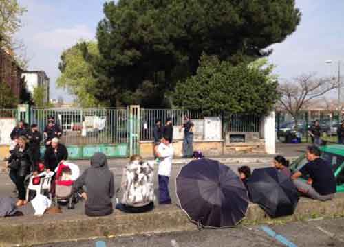 Esplode la “guerra della casa”. Il pugno duro: 300 gli sgomberi