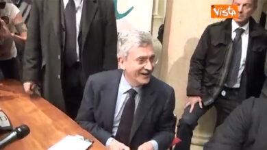 VIDEO: D’Alema scherza: potrei essere il padre di Renzi ma nonno mi sembra troppo